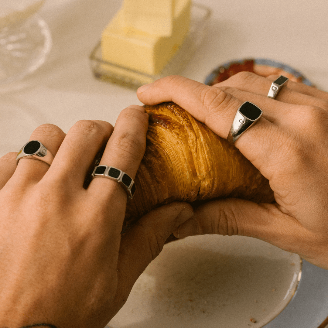 Onyx Stone Band Ring (Silver)