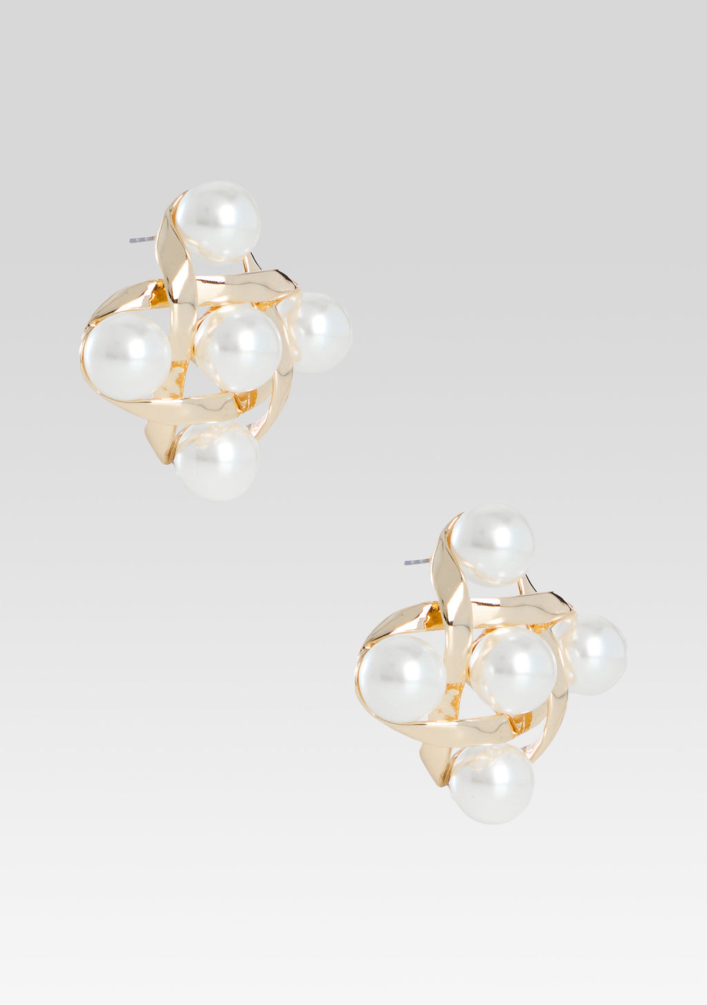 Harlow Pearl Earring